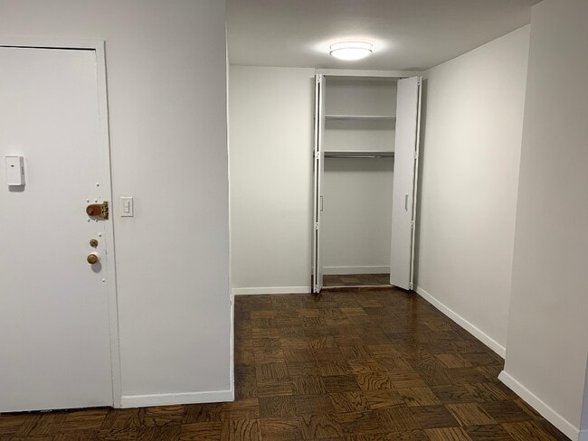 Building Photo - XL 2 Bdr, 2 Bth | Luxury Doorman | Empire State Views