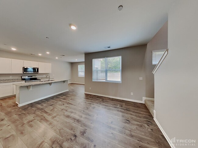 Foto del edificio - 9216 War Eagles Way
