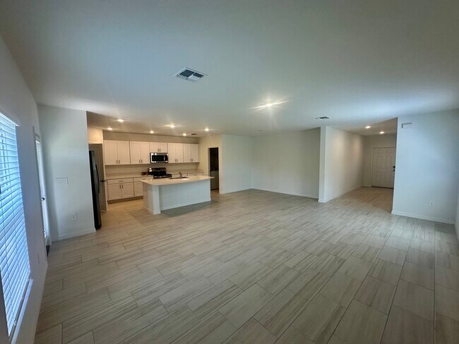Foto del edificio - 17606 Happytrails St