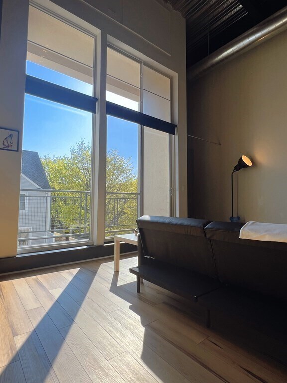 Building Photo - 950 Broadway