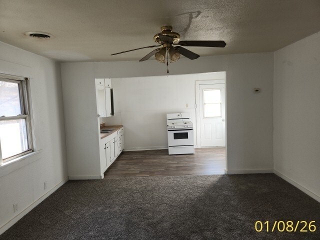 Foto del edificio - 105 N Wynne St