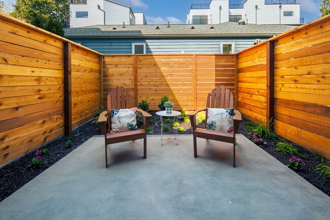 Building Photo - New Luxury Townhome in Seattle 2bed/2bath ...