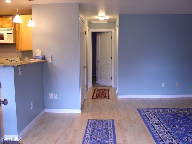Building Photo - 2 br, 1 bath Condo - 10825 SW 121st Ave