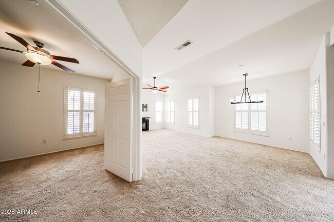 Foto del edificio - 14250 W Wigwam Blvd