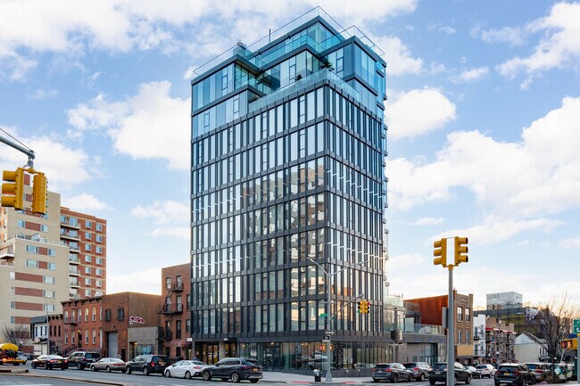 Building Photo - 554 4th Ave