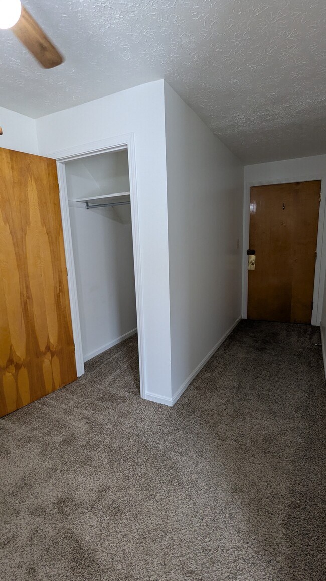 Foto del edificio - 302 Crescent Ct