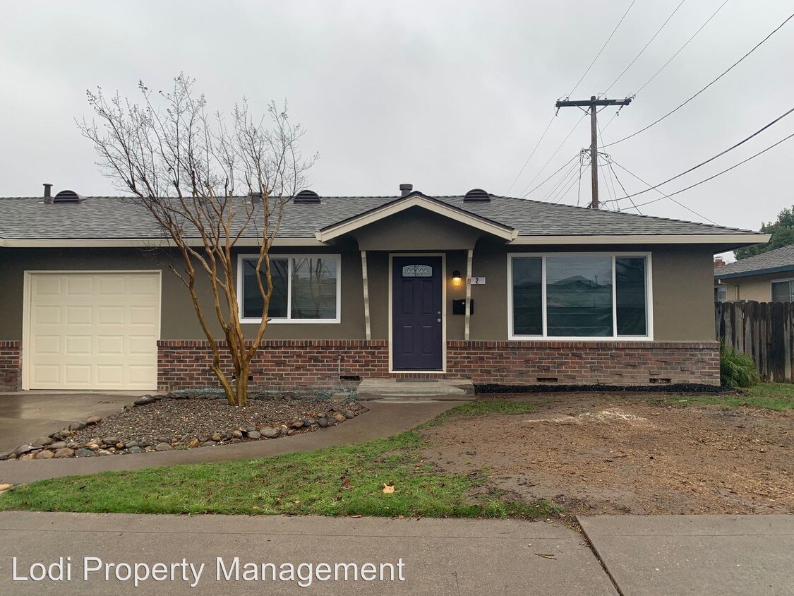 Primary Photo - 2 br, 1 bath Apartment - 2 S Mills