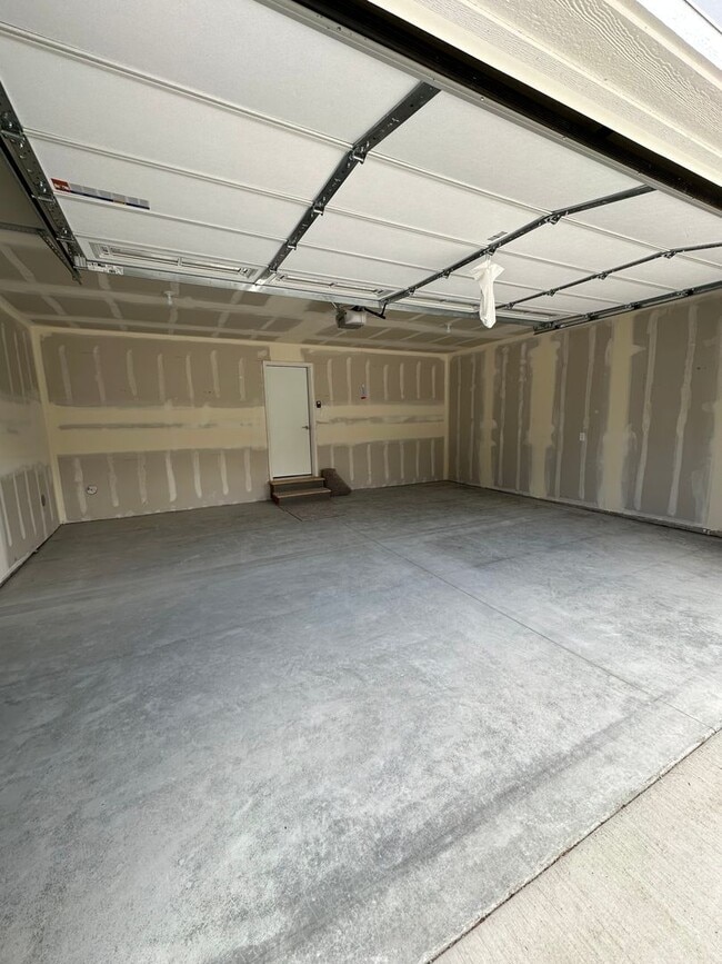 Building Photo - Lilac Duplex