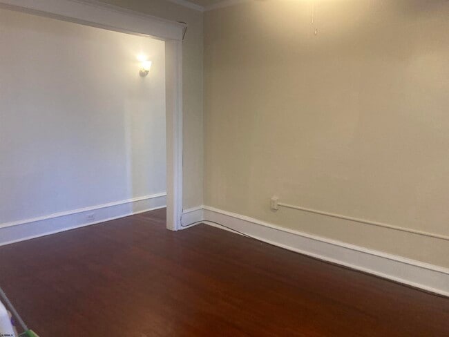 Building Photo - 6303 Ventnor Ave