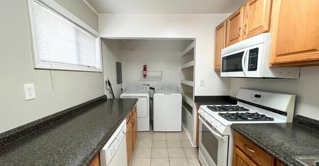 Building Photo - 1623 Wismer St