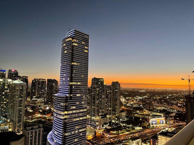 Foto del edificio - 151 SE 1st St