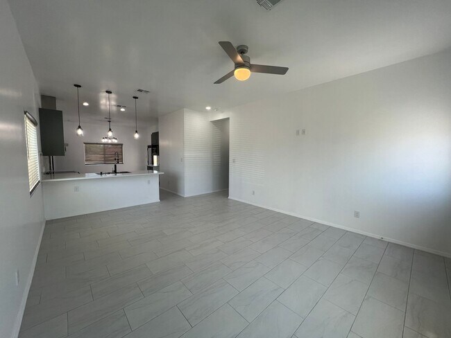 Foto del edificio - BRAND NEW HOME ON ACREAGE!