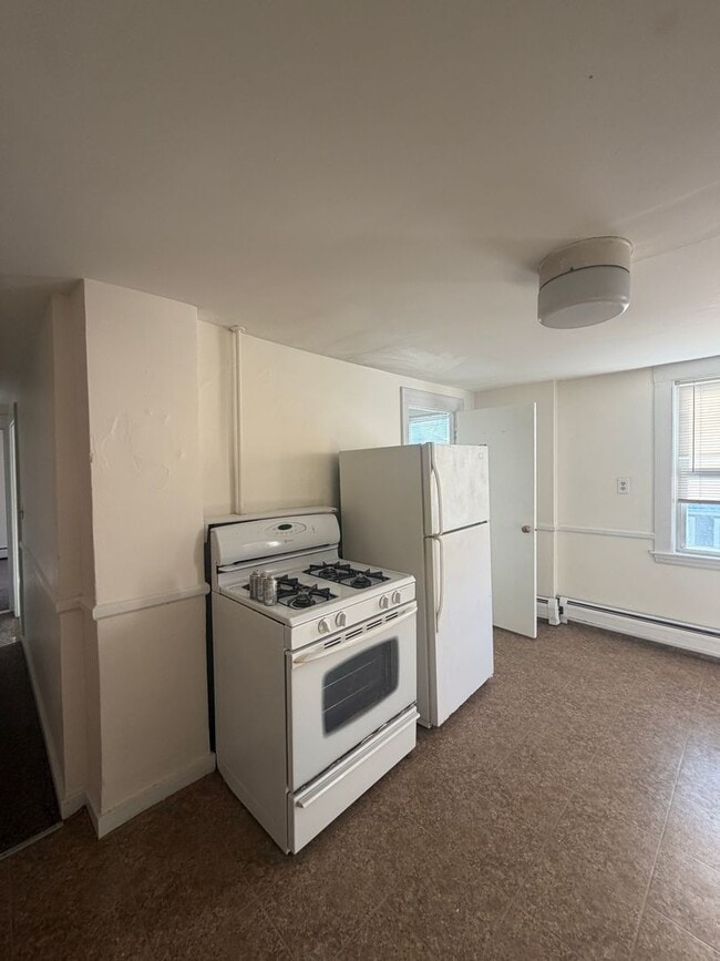 Building Photo - 25 Church St