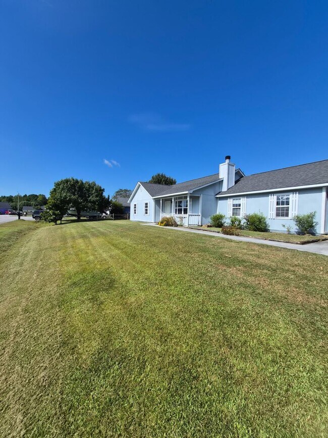 Foto del edificio - 3 bedroom 2 bath home in Foxtrace subdivision