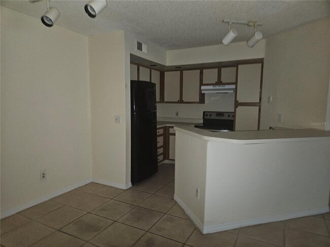 Building Photo - 4540 Commander Dr