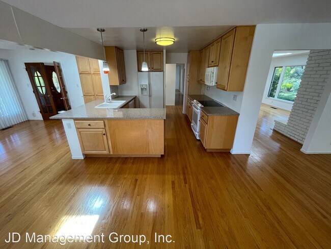Foto del edificio - 5 br, 3 bath House - 3106 Sweetbrier Circle