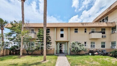 Building Photo - 220 16th Ave N