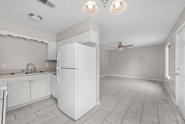 Foto del edificio - 131 Bayou View Dr