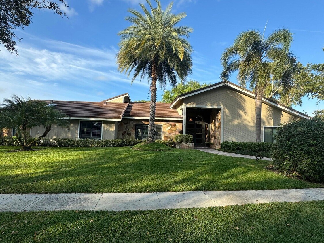 Foto principal - 2903 Banyan Blvd Cir NW