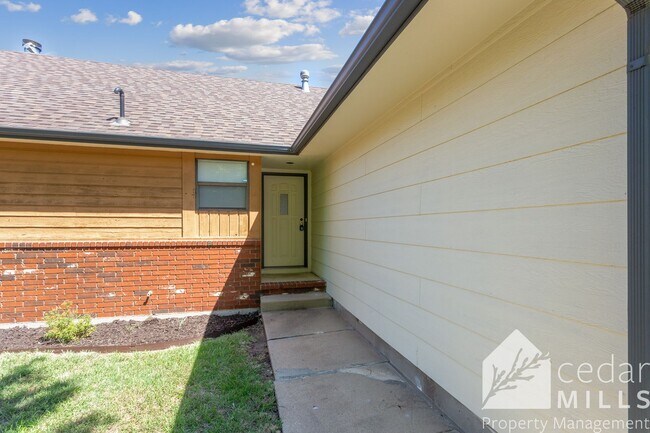 Foto del edificio - 3 bedroom Townhome in Andover