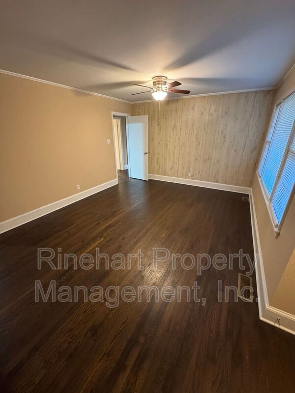 Building Photo - 1042 Westover Cir