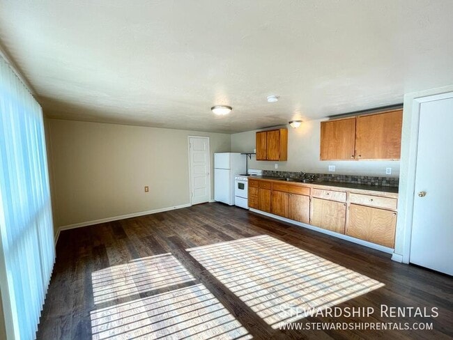 Photo - 1841 Kincaid St Apartment