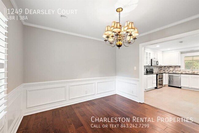 Foto del edificio - 1249 Dearsley Ct