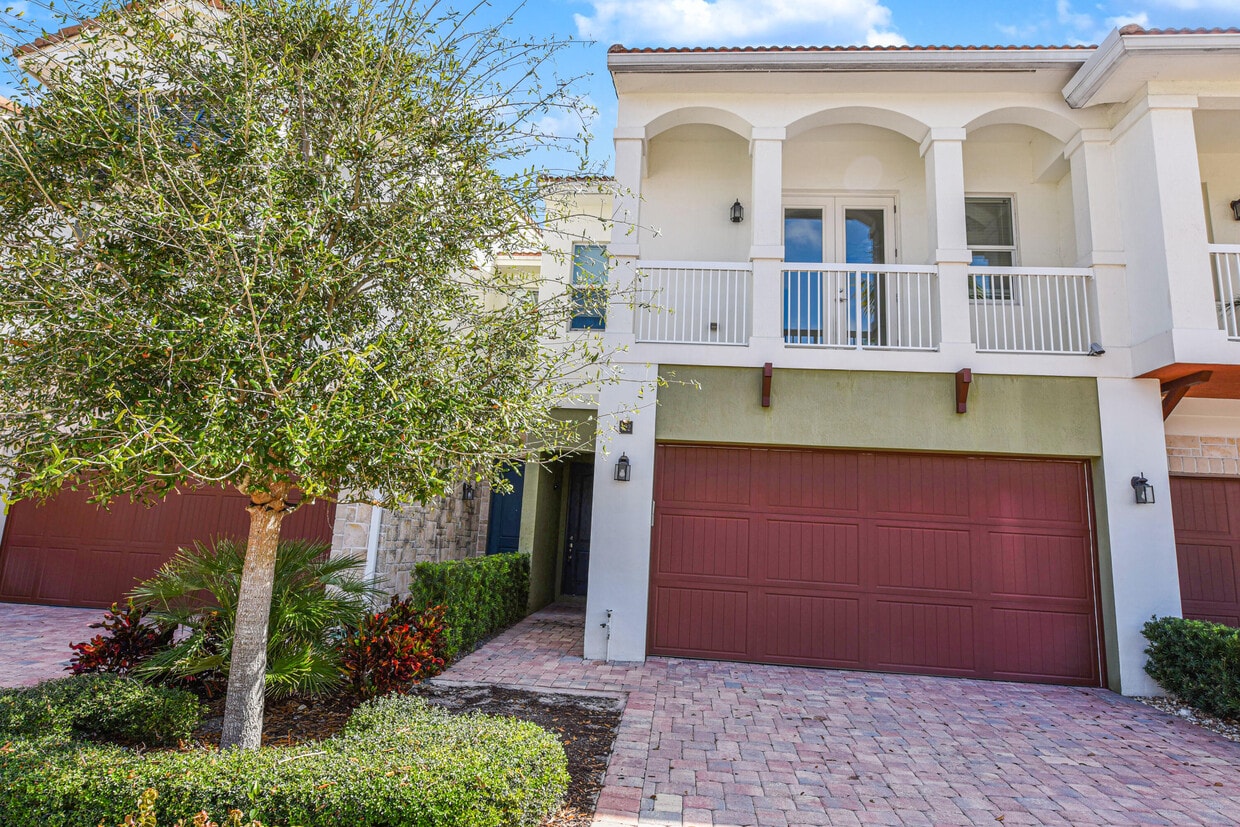 Foto principal - 100 NW 69th Cir