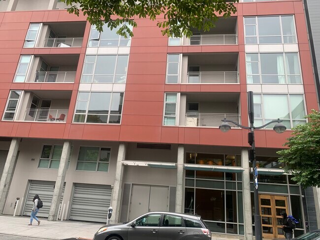 Building Photo - 235 Berry St