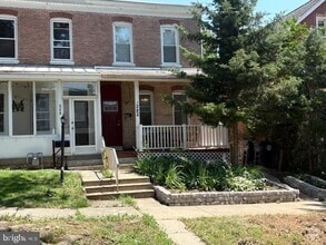 Building Photo - 242 E 8th Ave