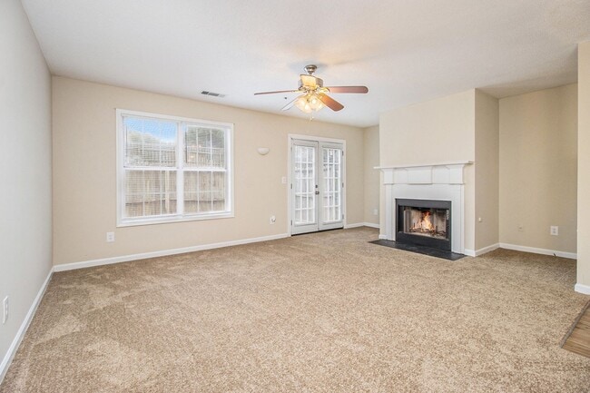 Building Photo - 3 bdrm, 2.5 bath in Decatur