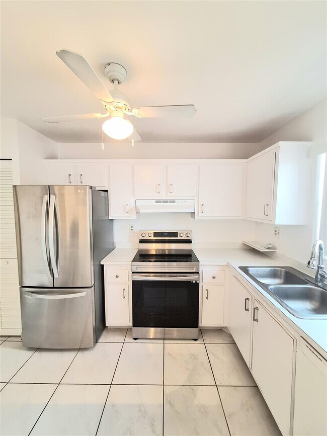 Building Photo - 4155 NW 90th Ave