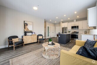 Building Photo - Elio Apartments