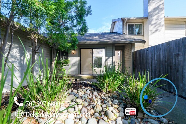 Foto del edificio - Large two bedroom, two bath home located in The Village available now!