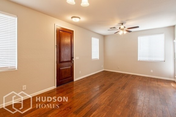 Building Photo - GET 1ST FULL MONTH'S RENT FREE! - 10125 E ...