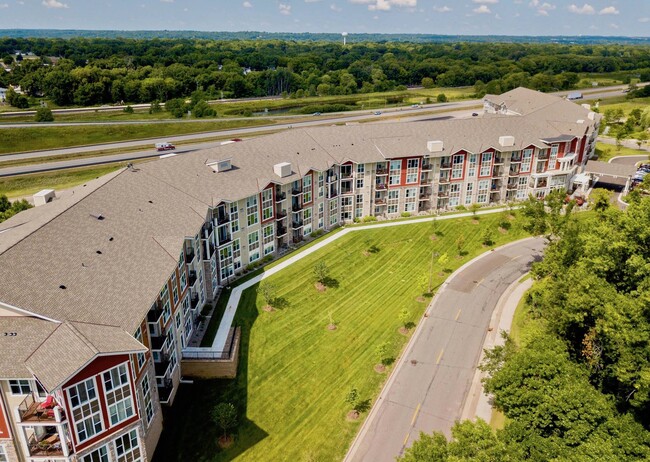 Foto del edificio - The Legends of Cottage Grove 55+ Apartments