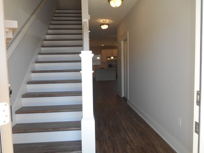 Entry - 400 Mattie M Kelly Blvd