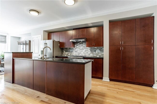 Kitchen - 99 Brant St
