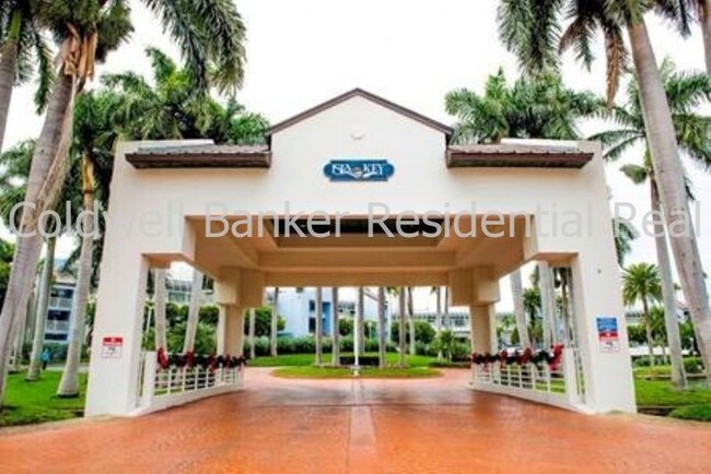 Building Photo - 5279 Isla Key Blvd S
