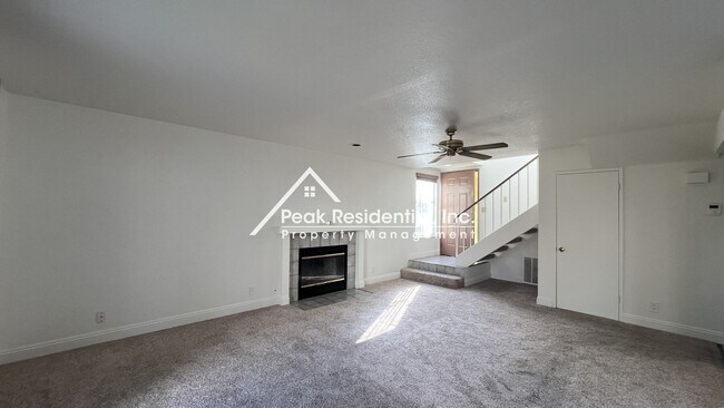 Building Photo - Wonderful 3bd/3ba House with 2 Car Garage