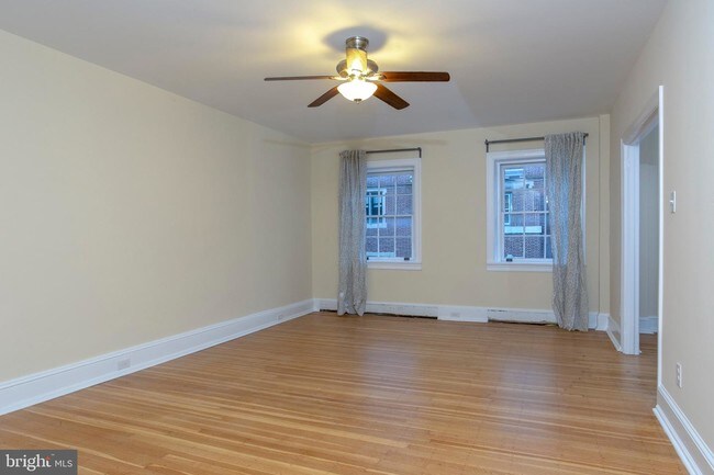 Building Photo - 2130 Locust St