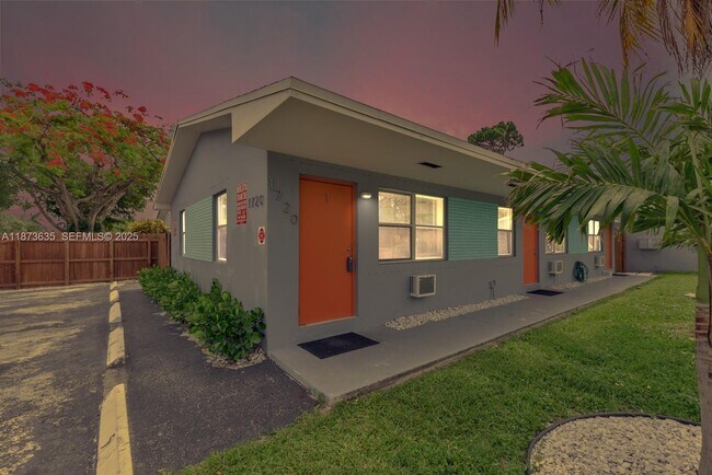 Foto del edificio - 1720 NE 13th St