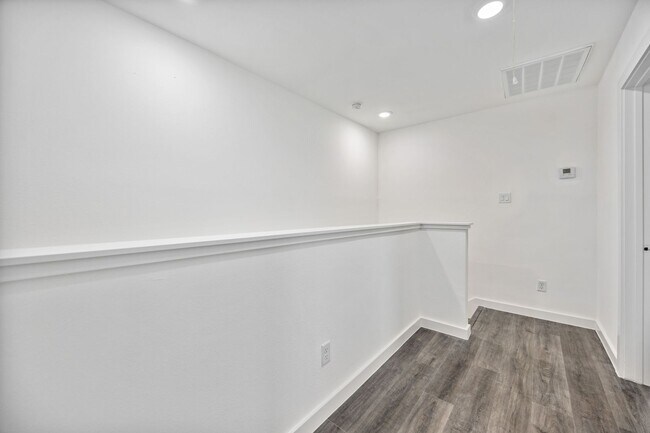 Foto del edificio - ? Brand-New Unit – 3 Bedrooms, 2.5 Bathroo...