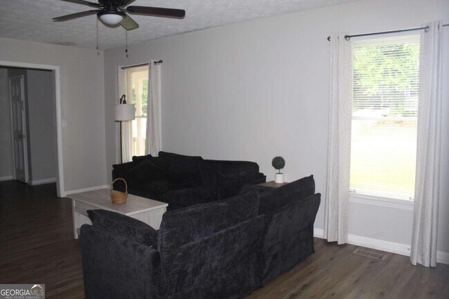 Foto del edificio - 2132 Arlin St NE
