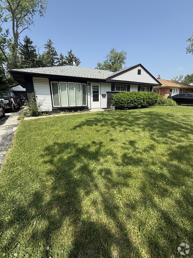 Building Photo - 452 Indianwood Blvd