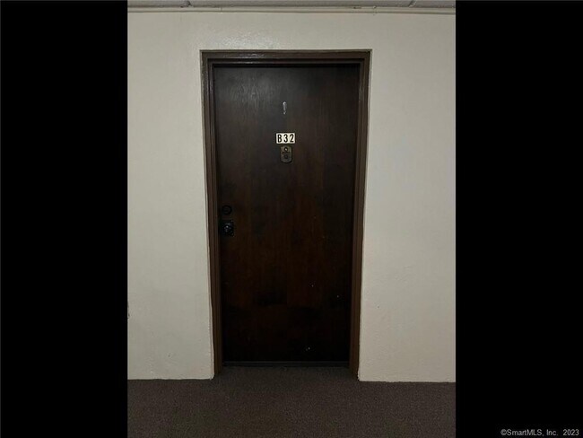 Building Photo - 126 Triangle St