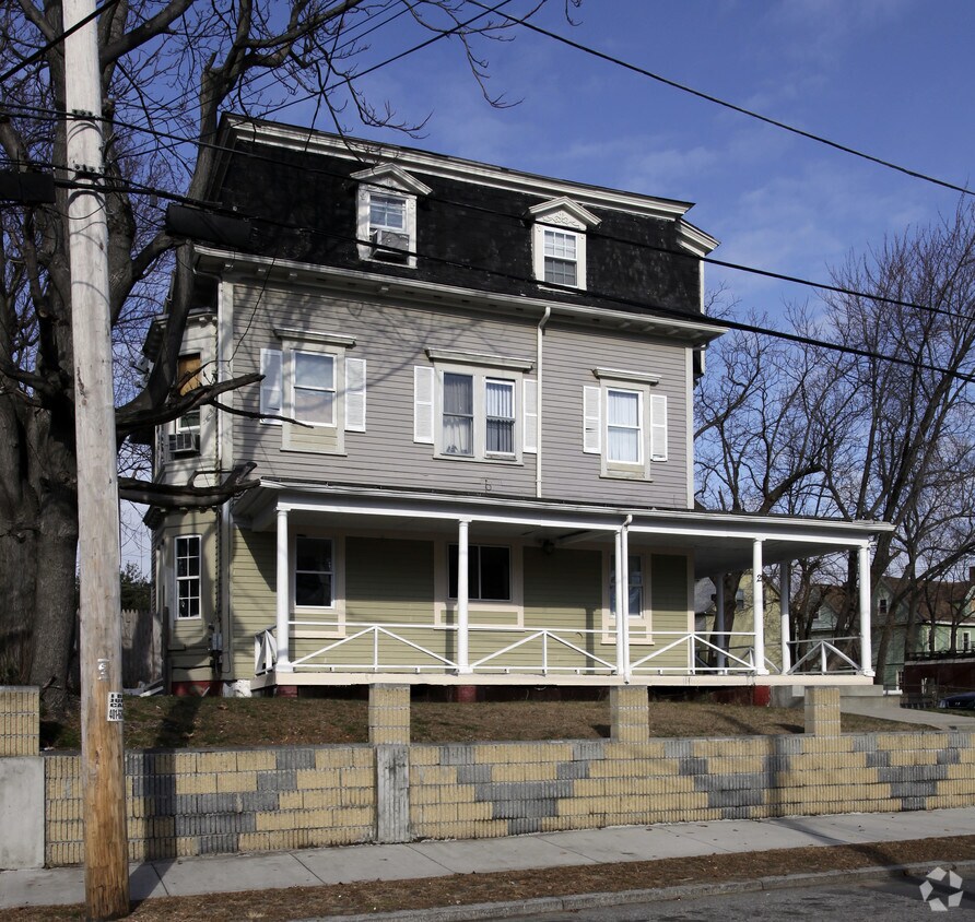 Building Photo - 21 Sackett St