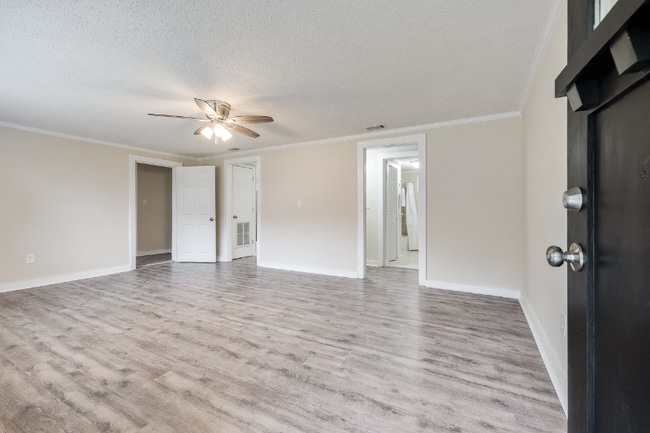 Foto del edificio - 105 Maple Cir