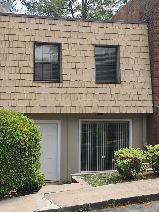 6434 Woodstone Way, Morrow, GA 30260 House Rental in Morrow, GA