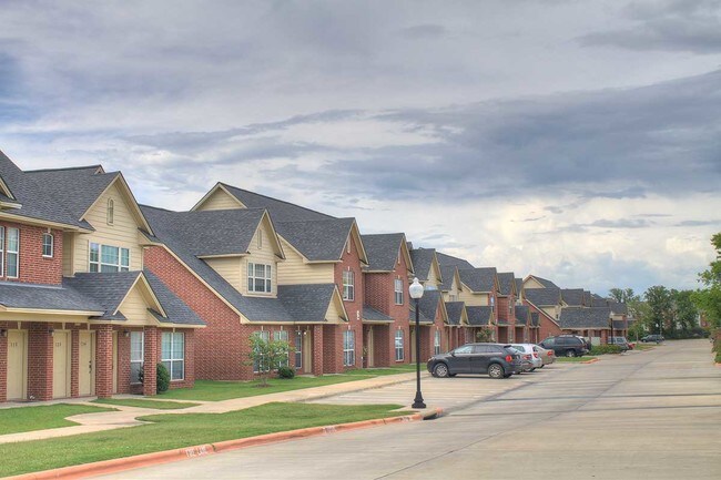 Building Photo - 1811 George Bush Dr E